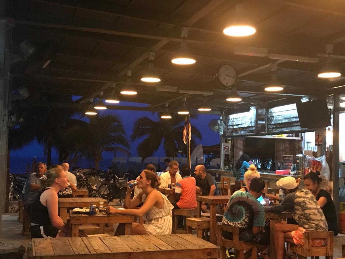 Go Deeper Tioman Hotel Exterior photo
