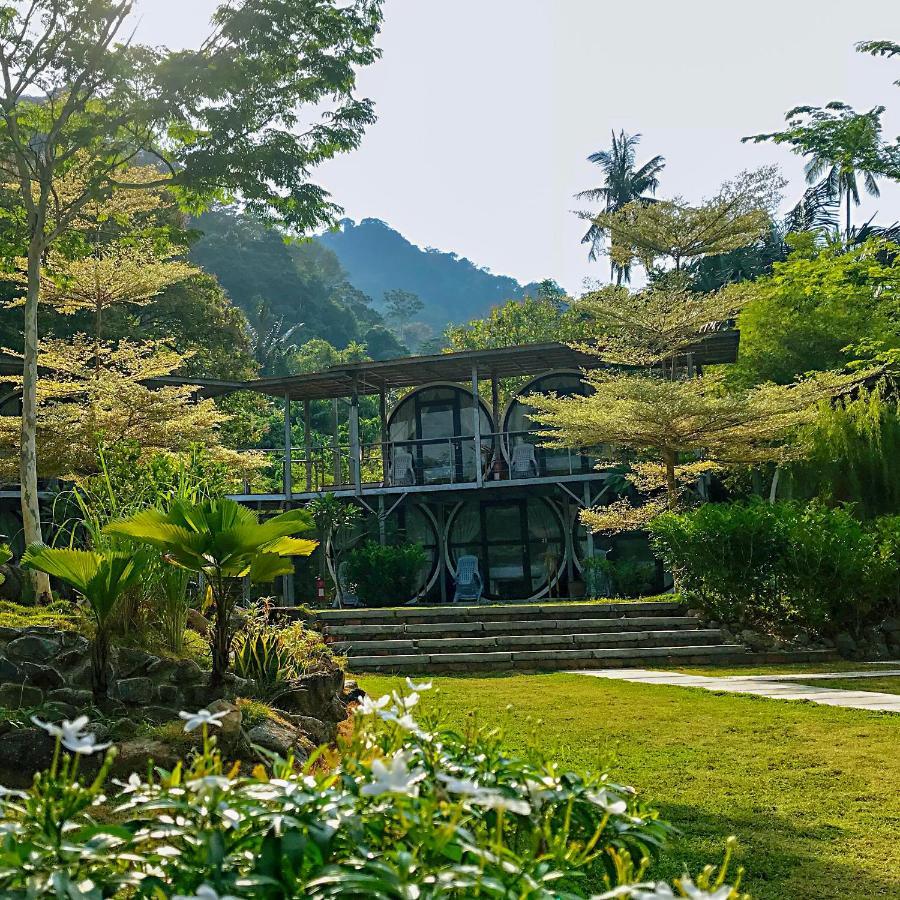 Go Deeper Tioman Hotel Exterior photo